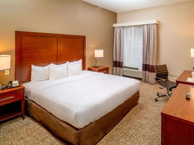 Comfort Inn & Suites Grundy Extérieur photo