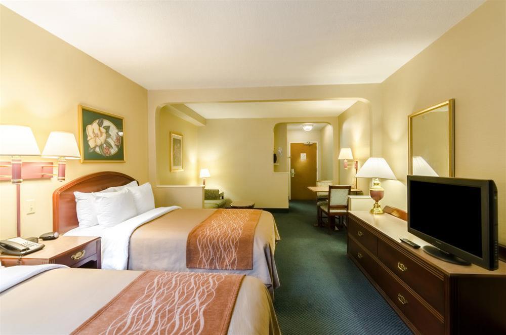 Comfort Inn & Suites Grundy Extérieur photo