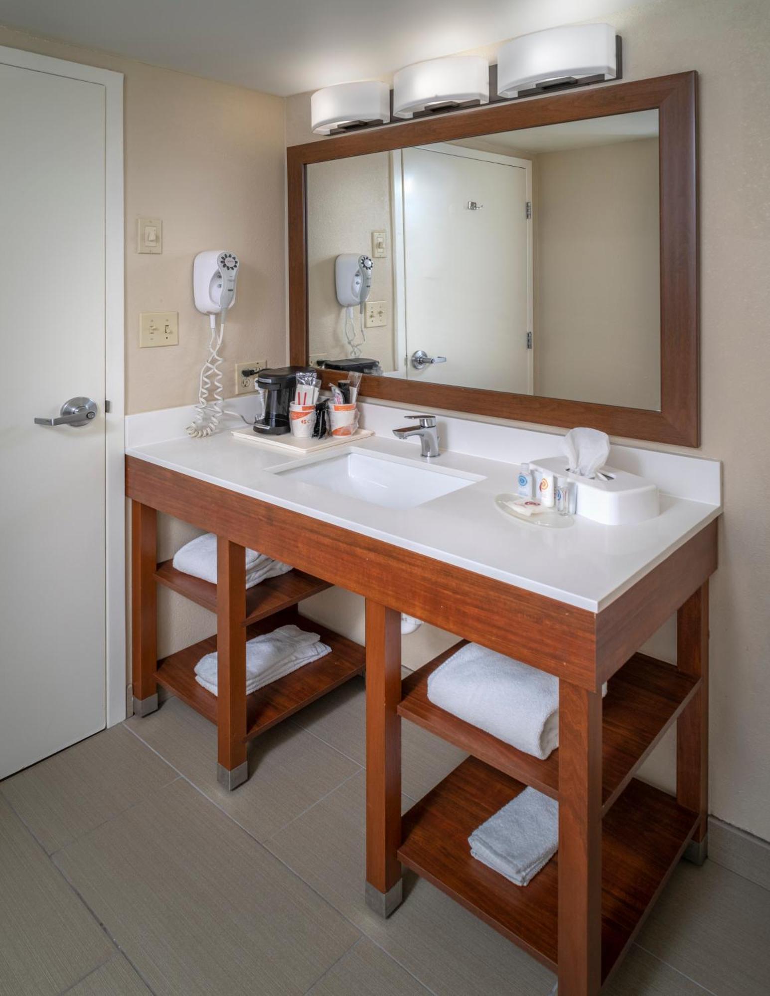 Comfort Inn & Suites Grundy Chambre photo