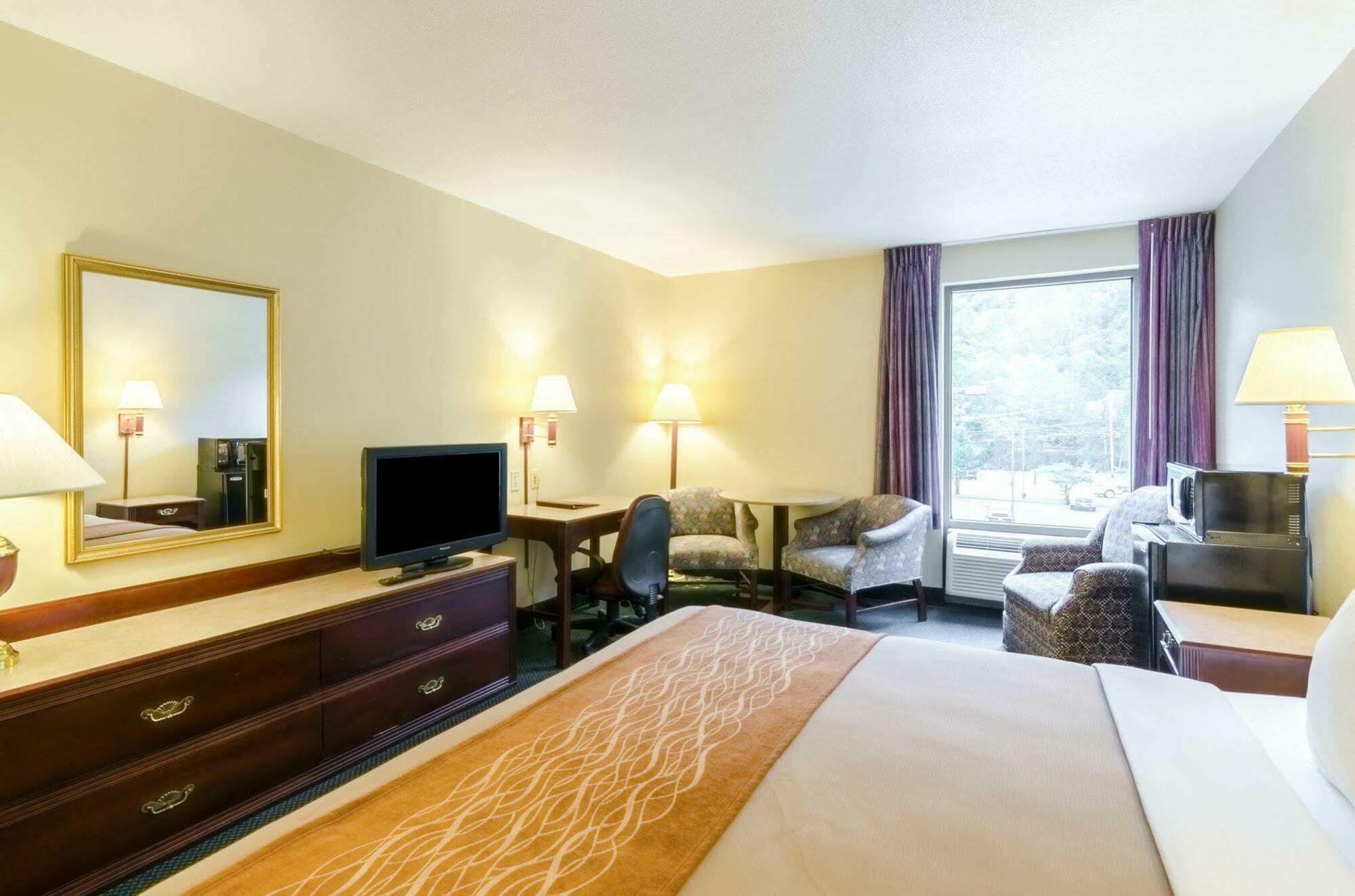 Comfort Inn & Suites Grundy Extérieur photo
